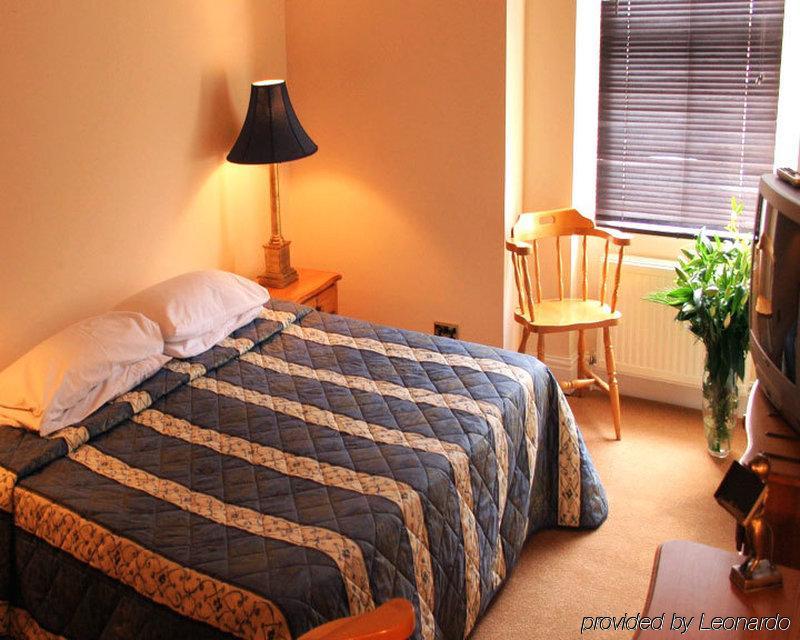 The Imperial Hotel Stroud  Zimmer foto
